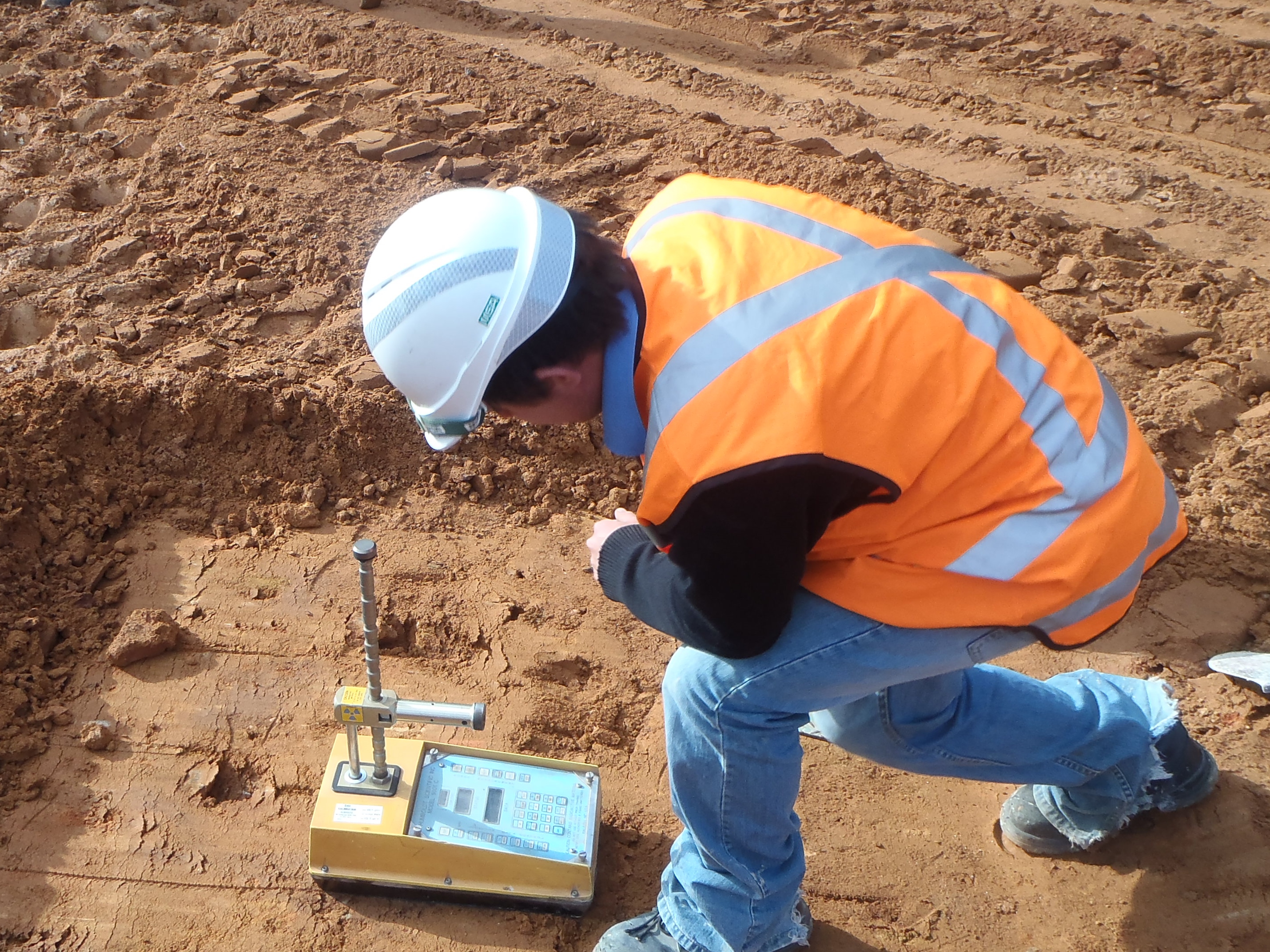 Earthworks reservoir construction, post tensioned reservoir, reservoirs Australia